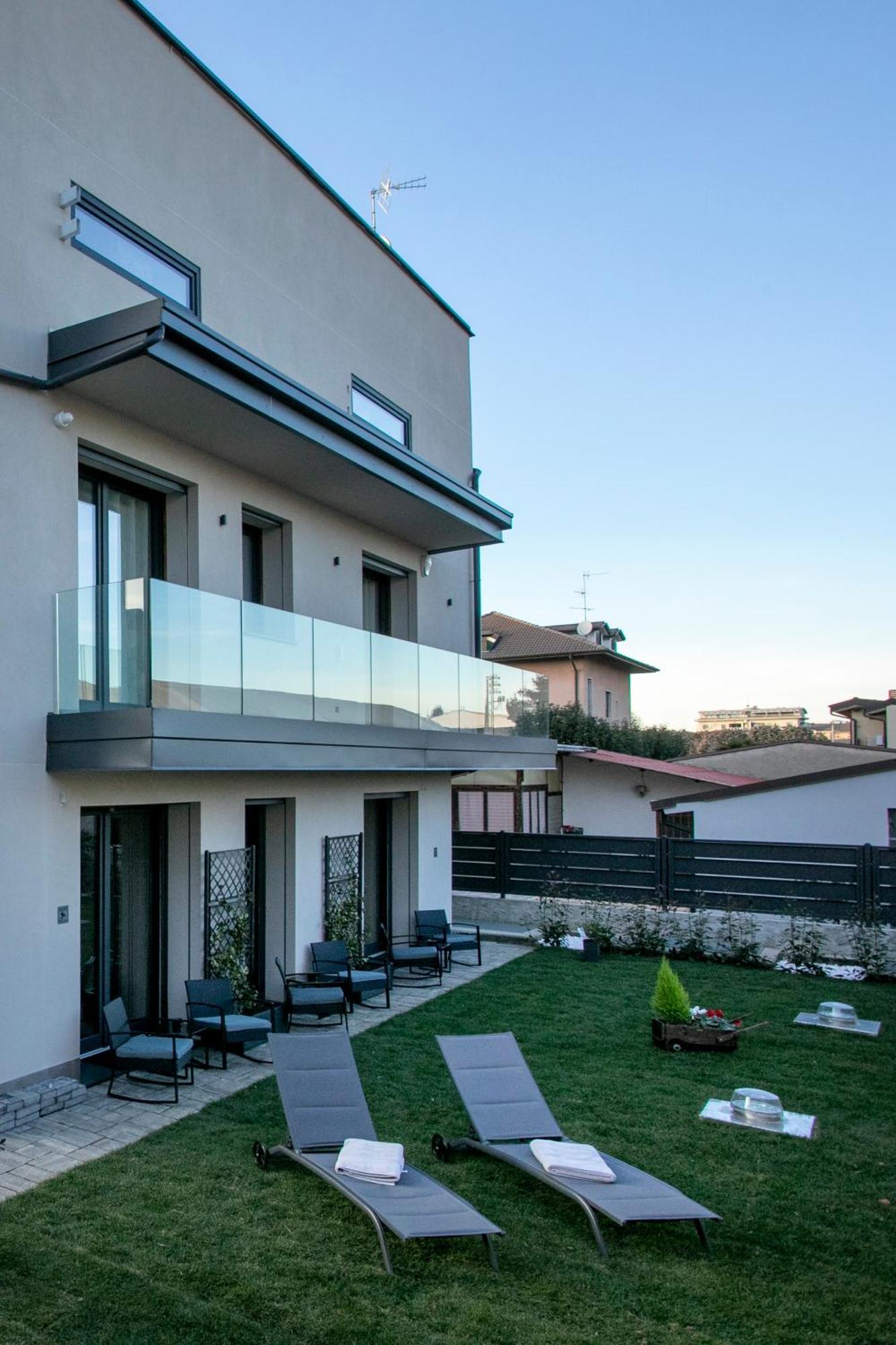 Villa Gio'S Monza Buitenkant foto